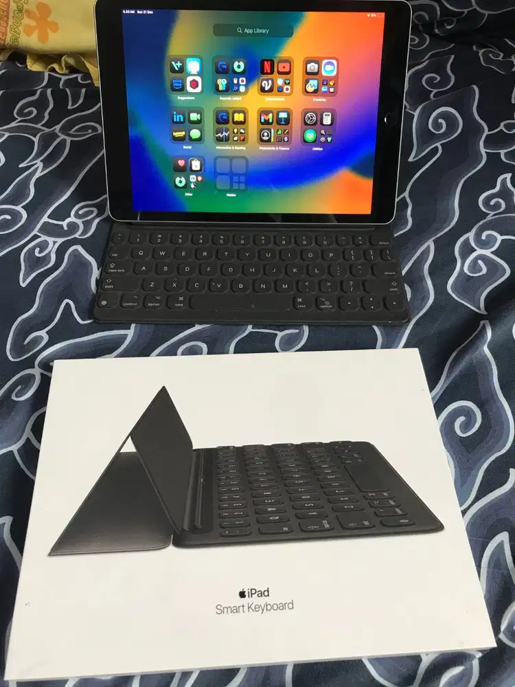 Smart Keyboard for iPad (9th Generation) – Second | Fullset | Like New