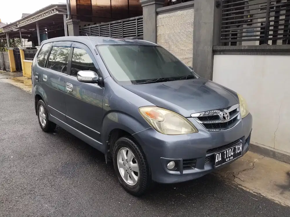 Toyota Avanza 2010 Bensin