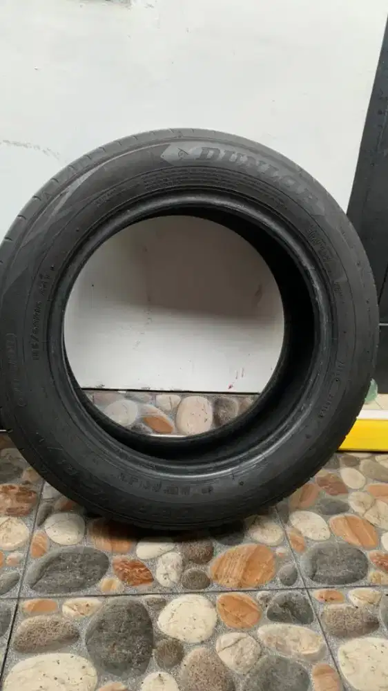 Ban Mobil Bekas Toyota Yaris Dunlop R1 185/65R15