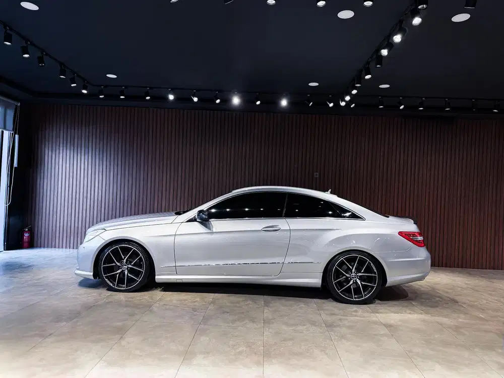 Mercedes-Benz E250 2010 Bensin