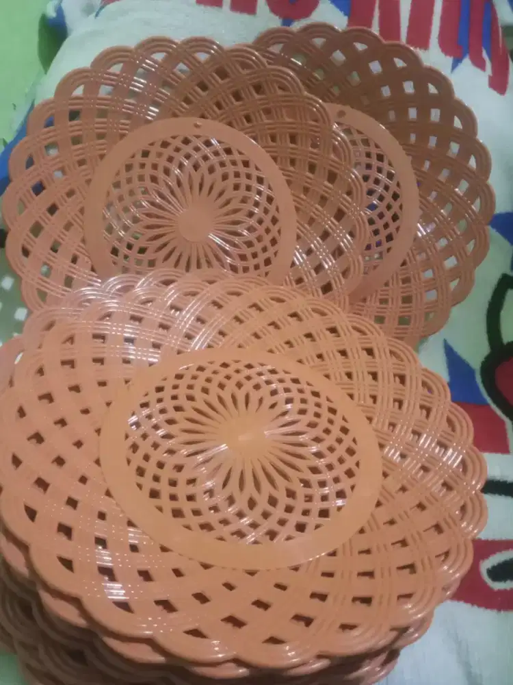 Piring rotan plastik