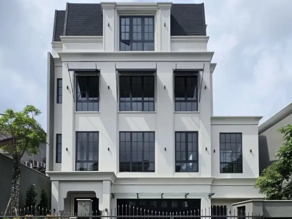 Rumah Dijual Senopati. UNIT NEW, Mewah. Ada Pool, Lift & SPA