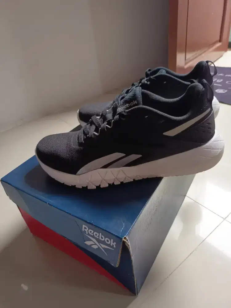 Sepatu Reebok wanita ori sz 37