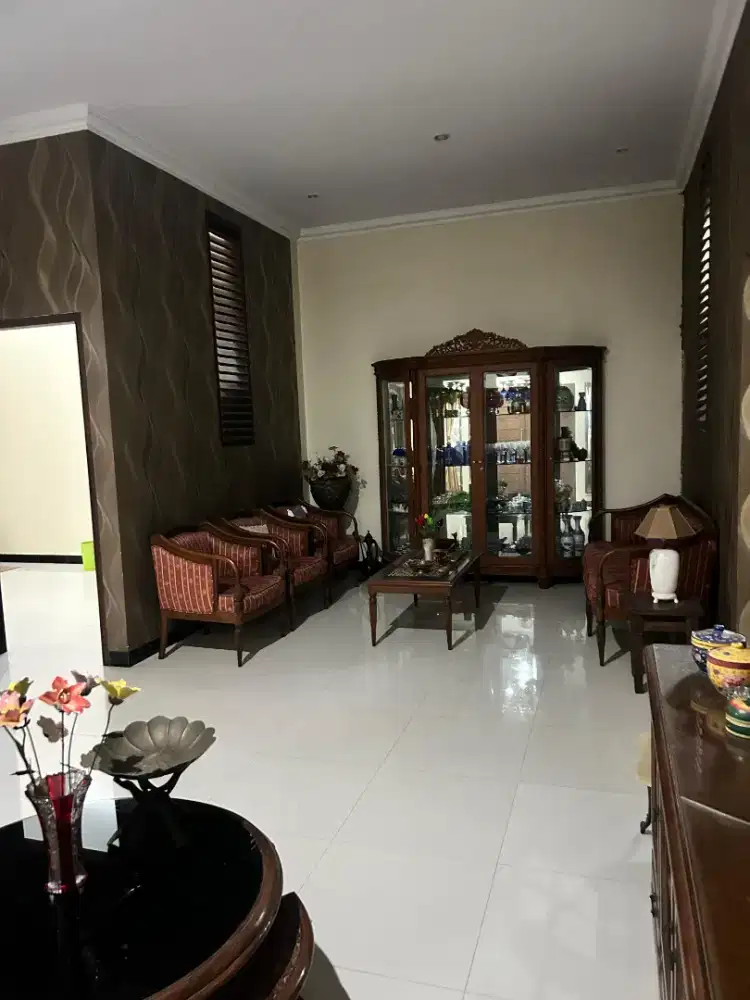 Rumah Furnished 3 menit ke JL Damai JL Kaliurang Km 8.5