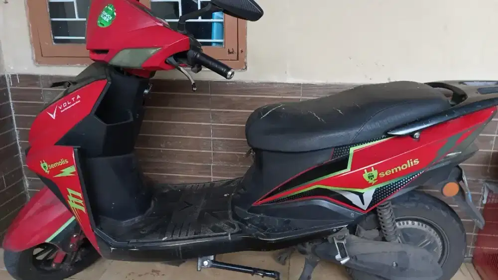 Menjual Motor Listrik Second merk Volta 401 AT warna Merahrtt