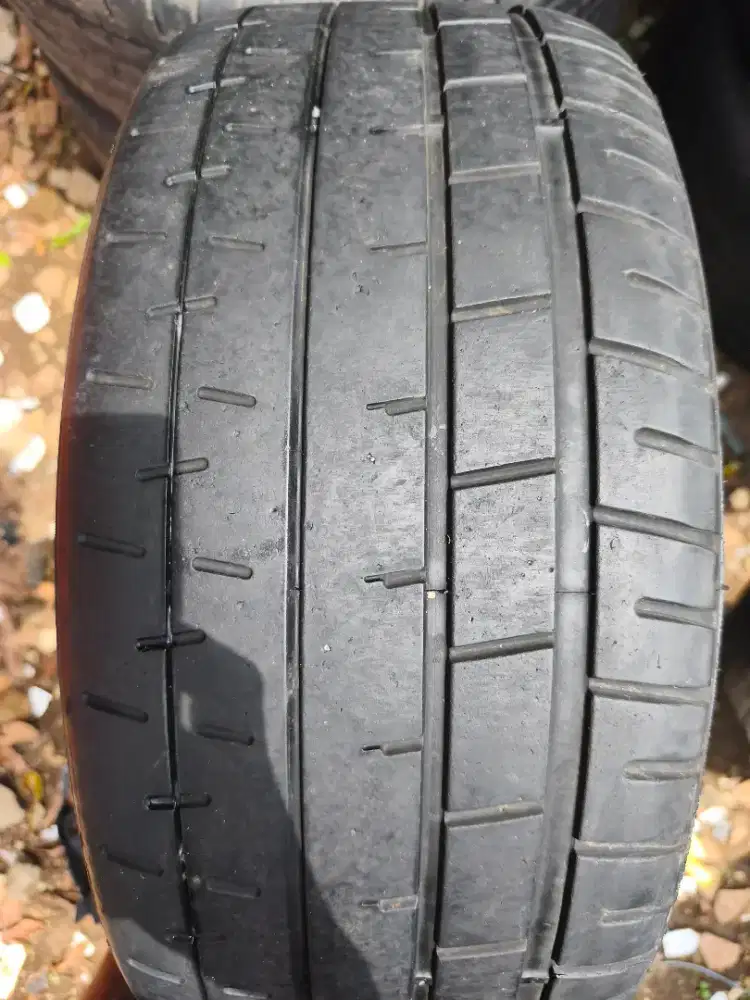 Pirelli pzero 225 35 R19