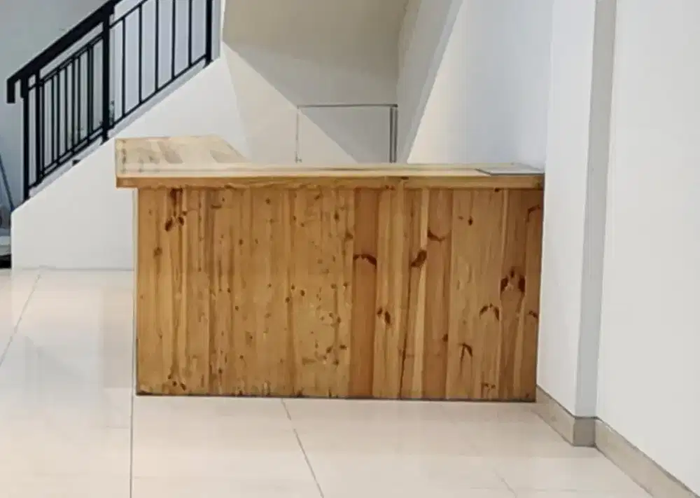 Meja kayu bentuk L untuk usaha untuk cafe dan resto