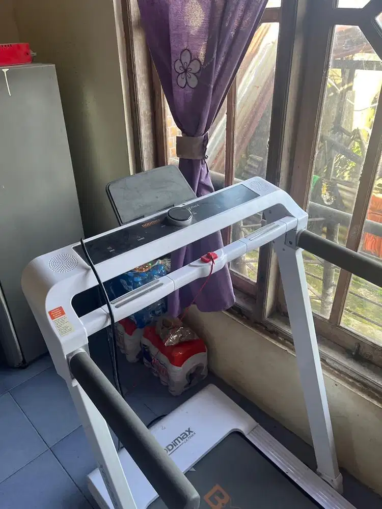Di jual treadmill like new , jarang dipakai