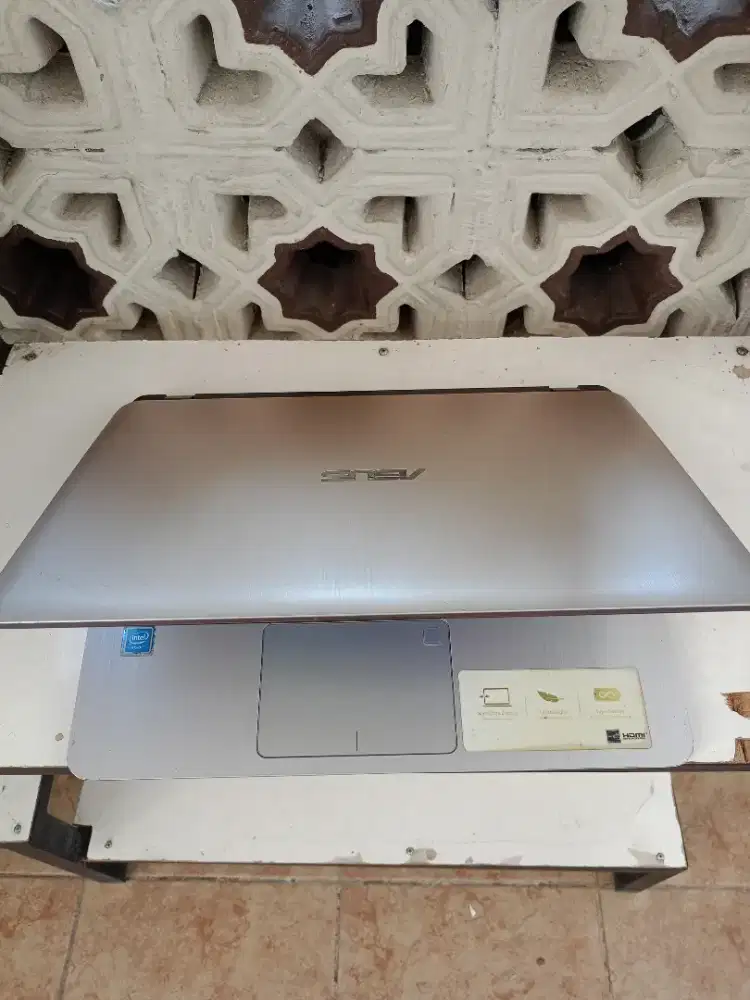 Laptop Asus Jos
