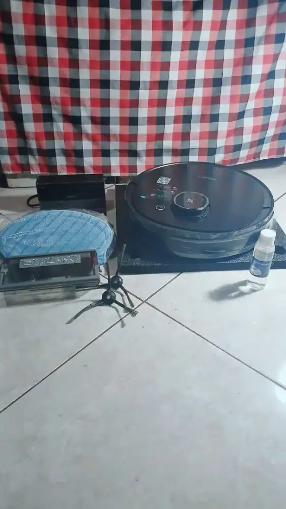 Ecovacs Deebot Ozmo 950 Robot vacuum cleaner