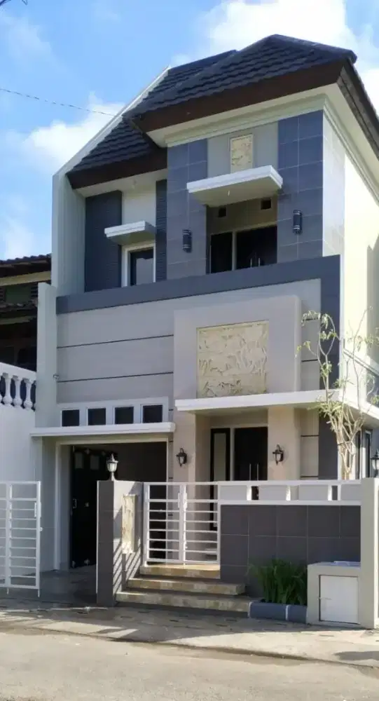 Rumah modern minimalist 2 Lt Meguwoharjo Depok Sleman