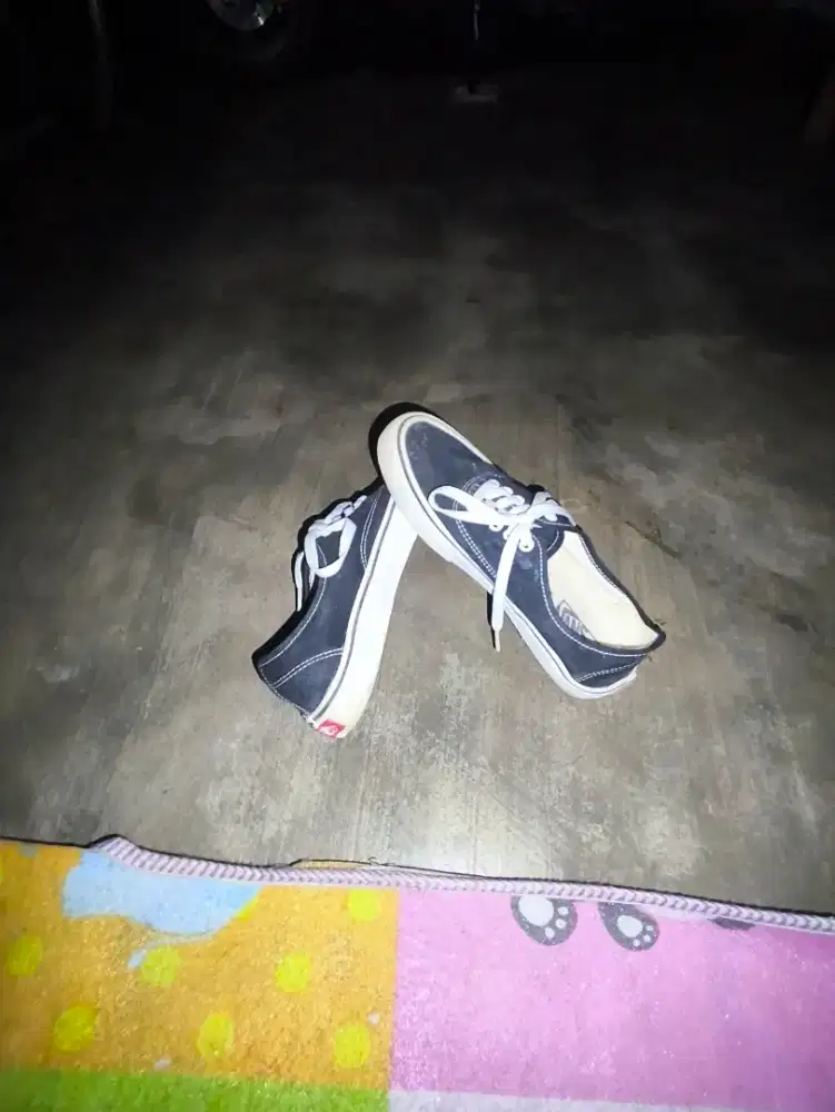 Sepatu vans ukuran 42 ori