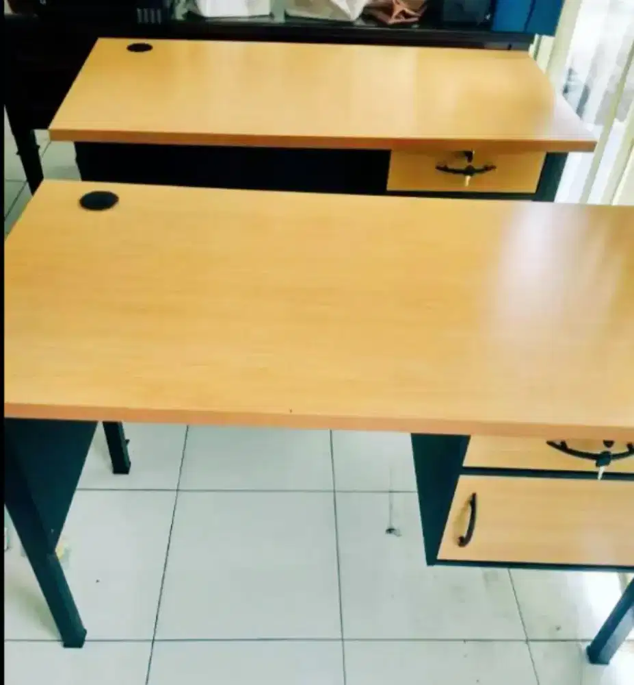 Meja Kantor Kaki Besi Baru Cod Bebas Ongkir Pasang