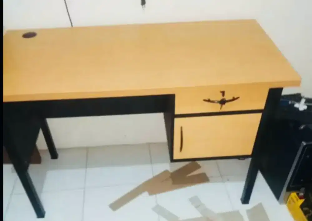 Meja Kantor Kaki Besi Baru Cod Harga Termasuk Ongkir Pasang