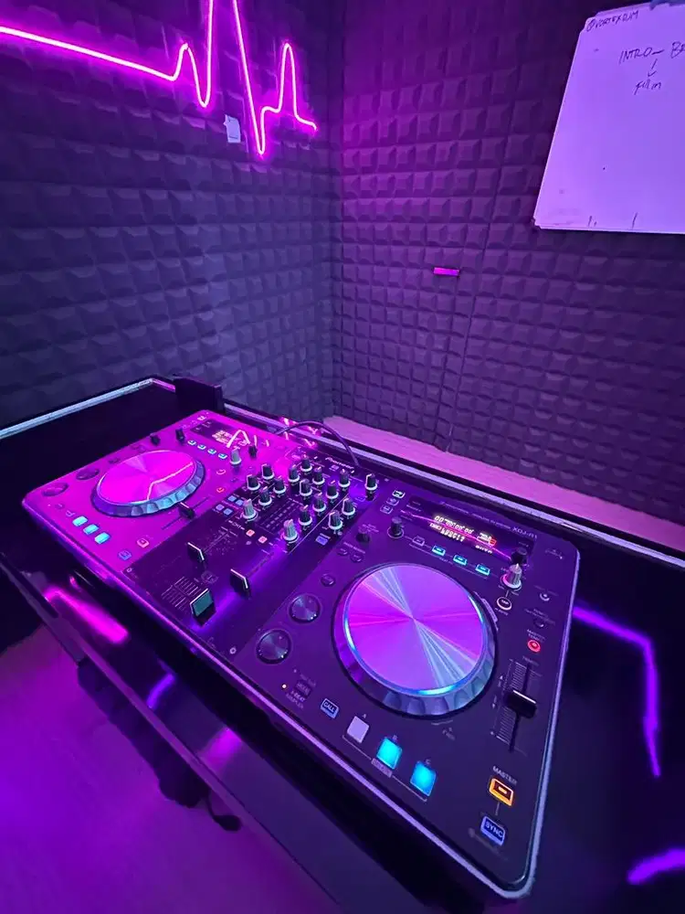 Alat DJ Pioneer XDJ R1