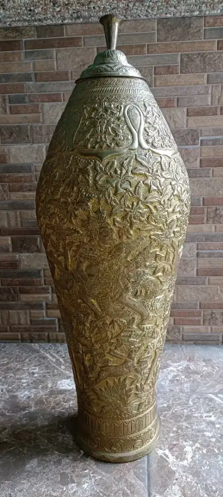 Guci Kuningan vintage