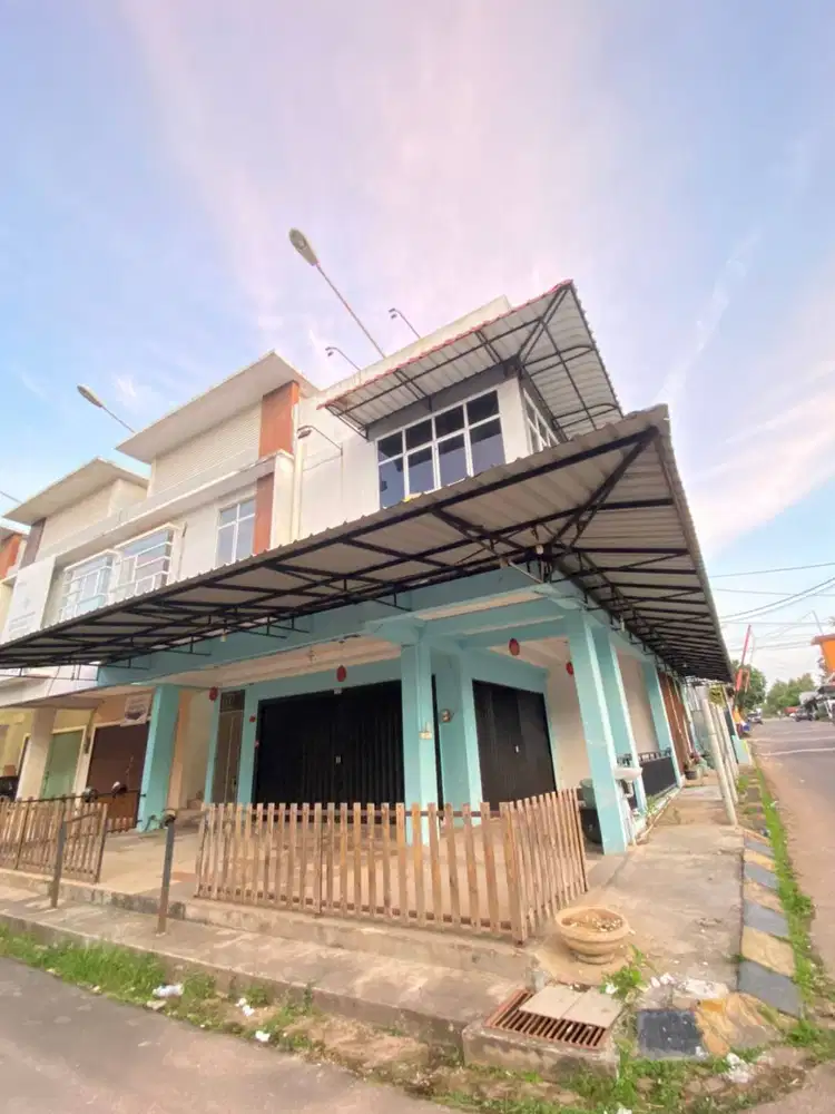 DISEWAKAN CEPAT RUKO POSISI HOEK LOKASI STRATEGIS