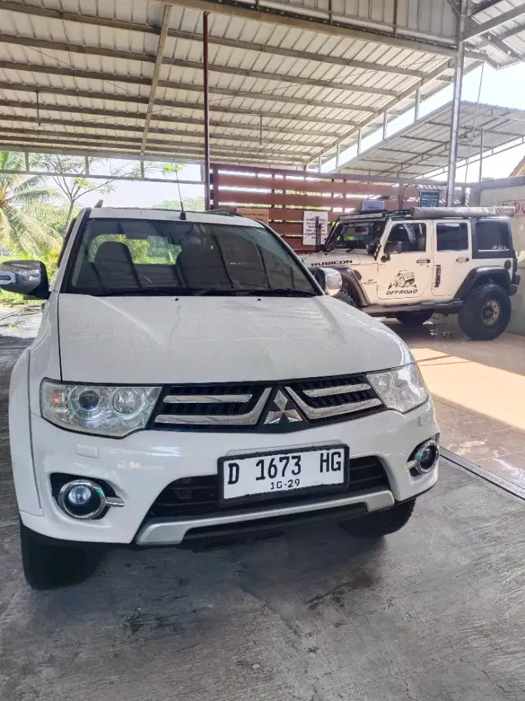 Bismillah numpang jual Pajero dakar metic no D. Th 2014.putih