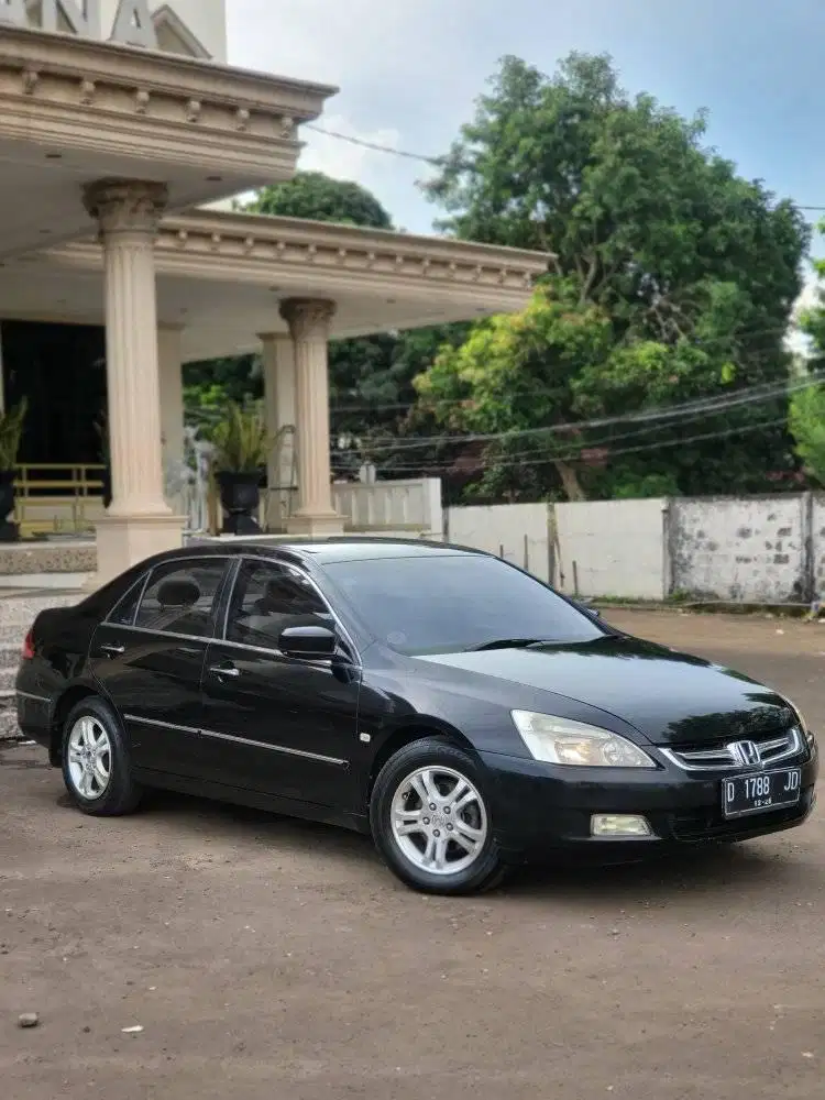 Harga termurah
Honda Accord CM5 VTI 2.4 AT 2006/2007 (Pre Facelift)