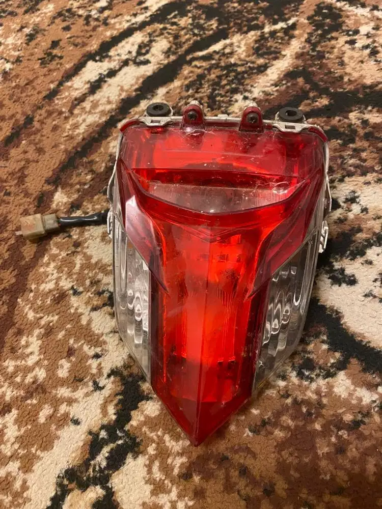 Lampu belakang honda sonic 150r