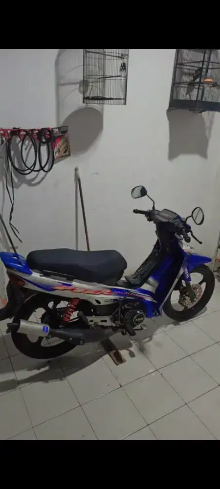 Dijual Yamaha F 1 ZR barang orisinil barang istimewa Gress