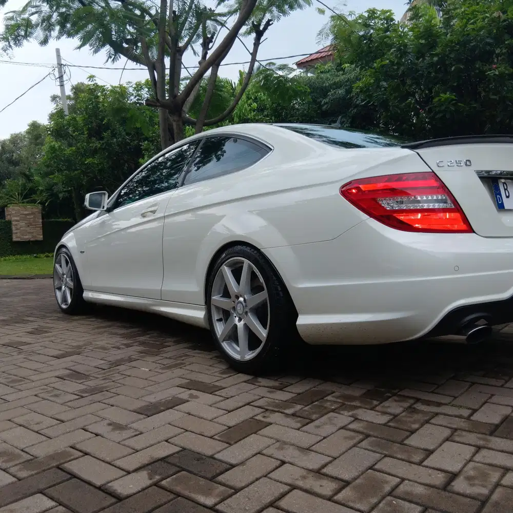 Mercedes-Benz C250 2012 Bensin
