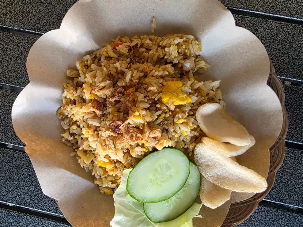 Dibutuhkan tukang masak dan pelayanan