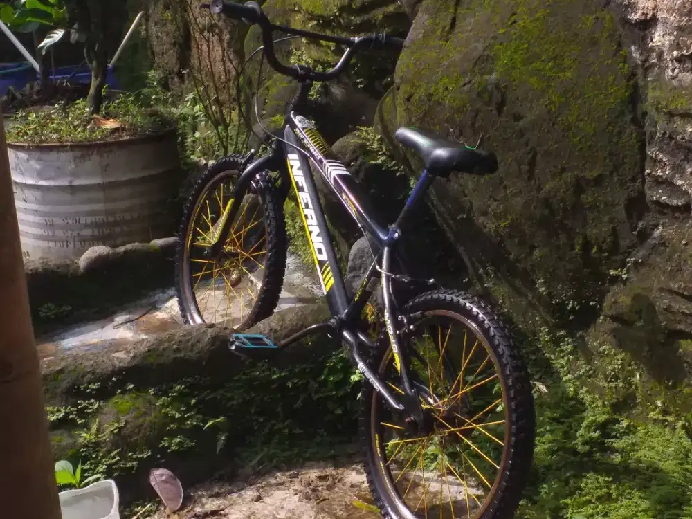 Sepeda BMX MERK Inferno