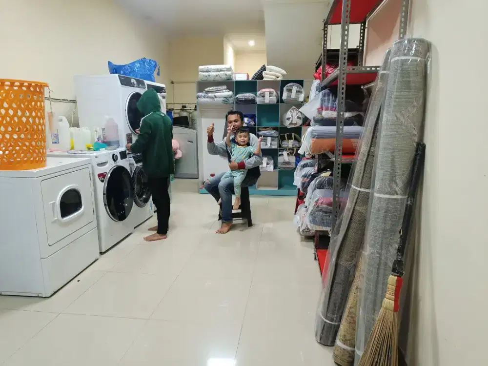 Di cari loker laundry setrika uap