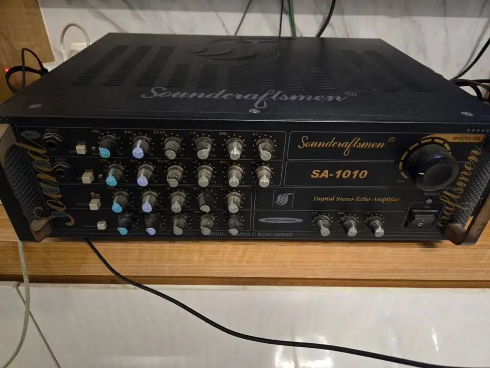 DIJUAL AMPLIFIER MIXER SOUNDCRAFTSMEN SA-1010