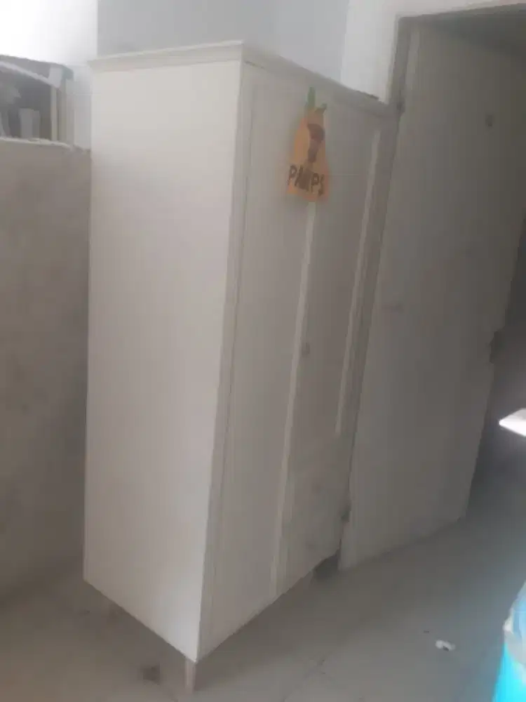 Lemari Pakaian Kayu Mahoni