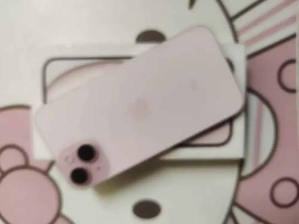 iPhone 15 besic pink