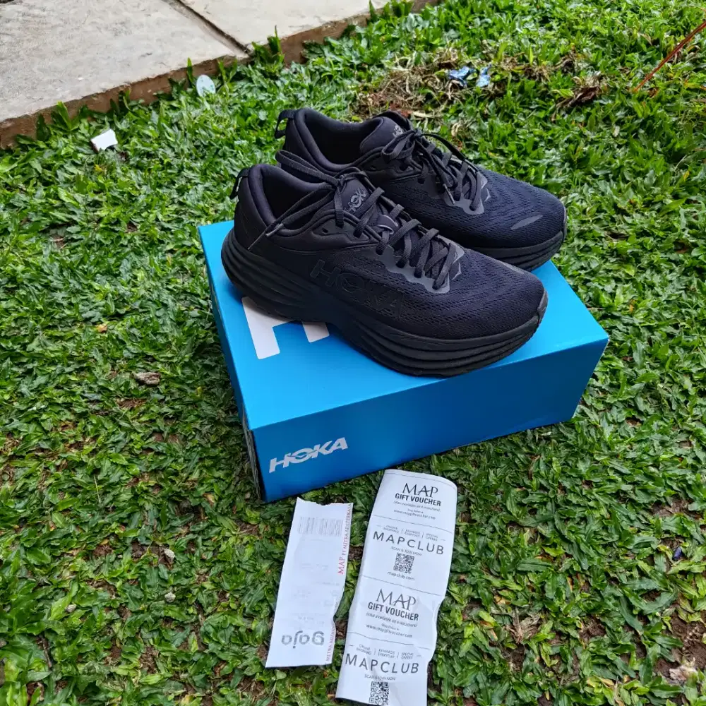 Sepatu running Hoka Bondi 8