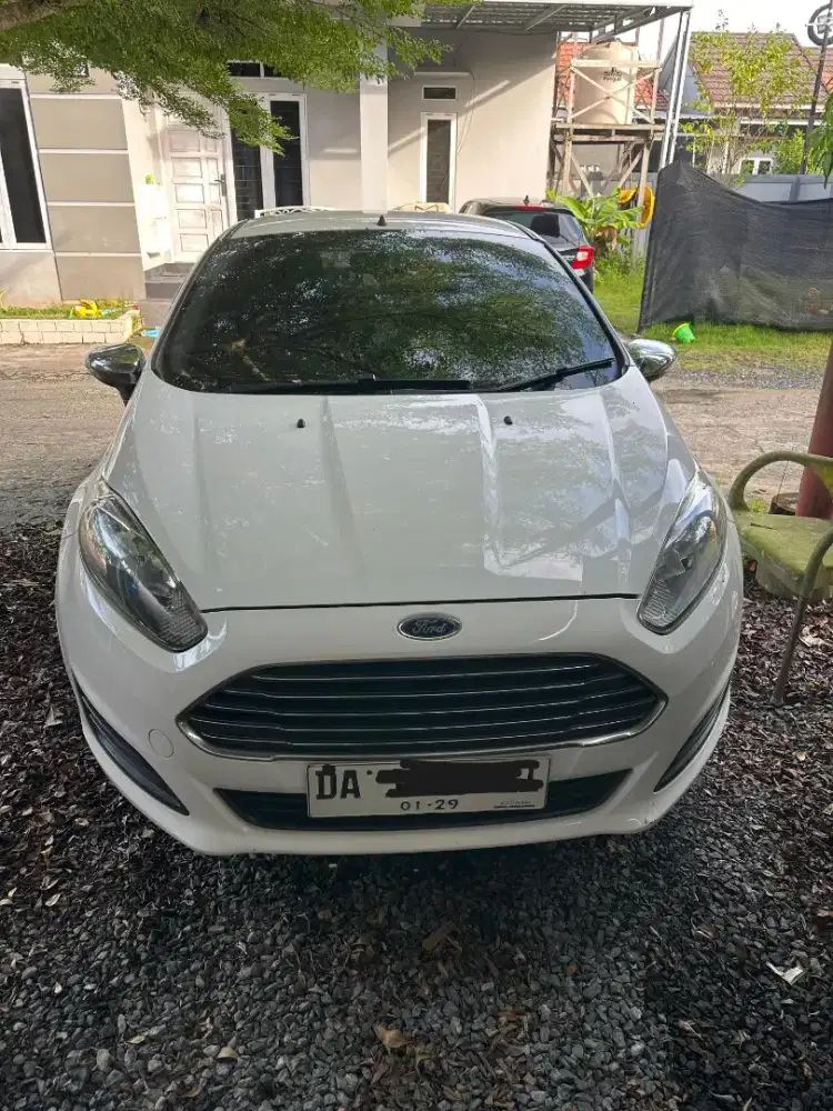 Ford Fiesta 2014 MT
