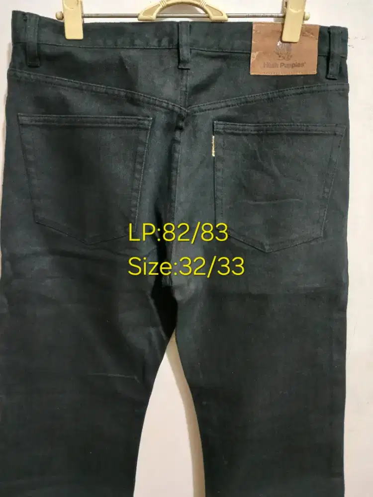 Ijin lapak menjual berbagai pakaian second brand..