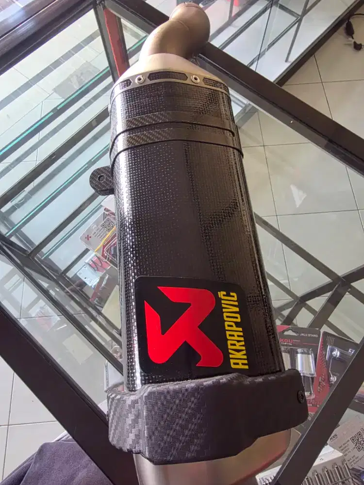 knalpot akrapovic