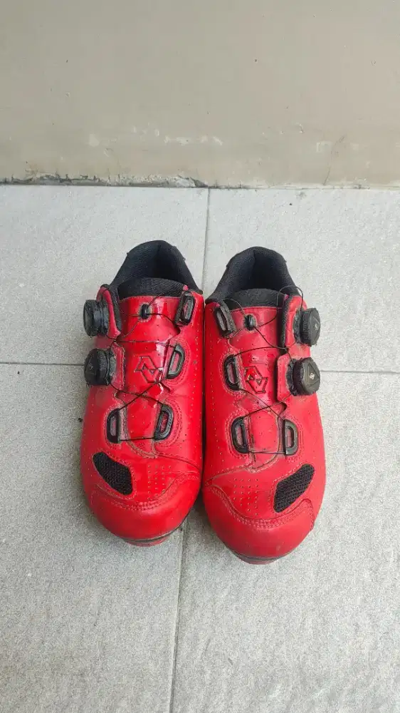 Sepatu Cleat Roadbike Avelio