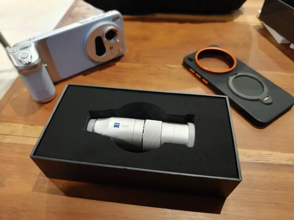 PGYTECH Photography Kit with ZEISS 2.35x Telephoto Converter Lens for