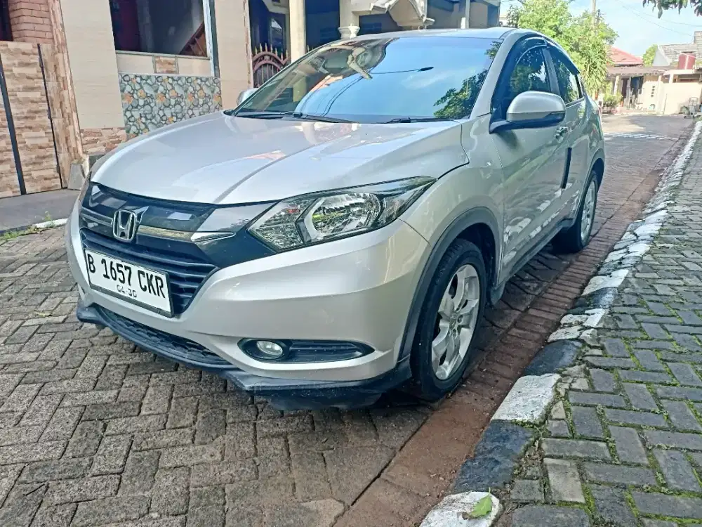 Honda HRV E cvt matic 2015 good condition