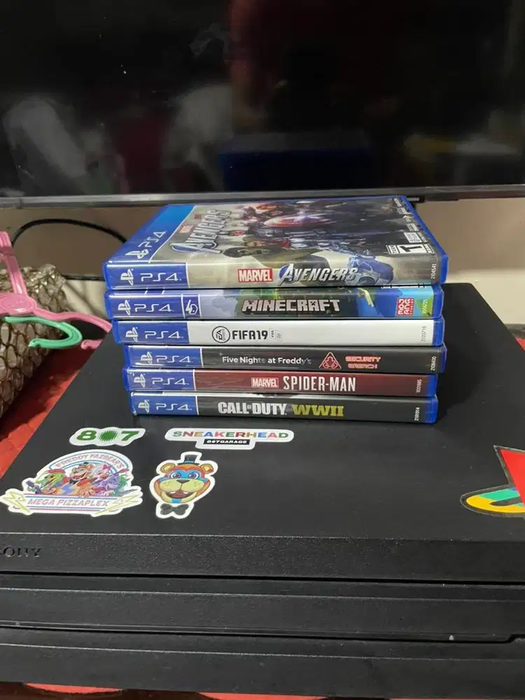 PS 4 PRO 1 TB CUH 7000 series siap pakai