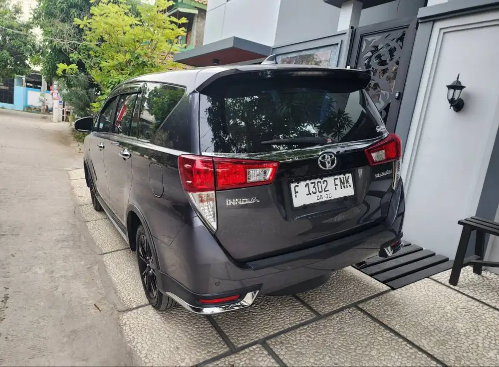 Toyota Kijang Innova Inova Venturer Matic AT Tahun 2018 Abu , 2017