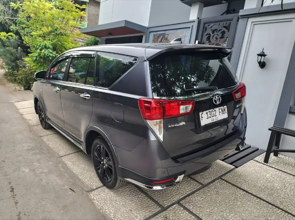 Toyota Kijang Innova Inova Venturer AT Matic Tahun 2018 Abu , 2019