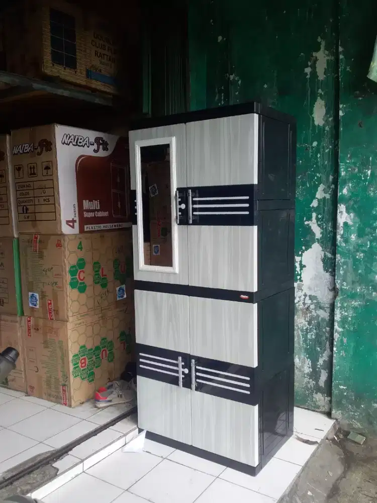 Lemari plastik 4 susun