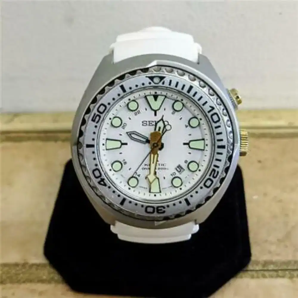 Nego , Seiko Prospek Diver YETI GMT 50Th Anniversary