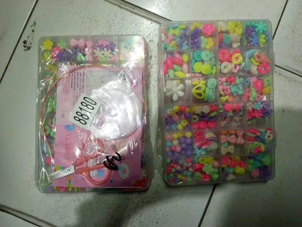 Mainan anak manik manik box besar