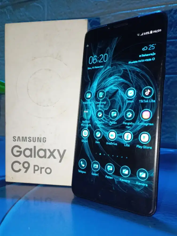 Samsung c9 pro lengkap dus