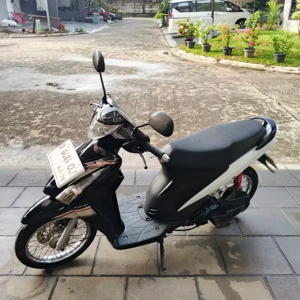 Suzuki Spin 2008