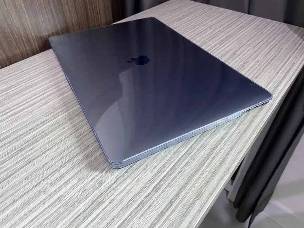 Mackbook pro 15inc Like new