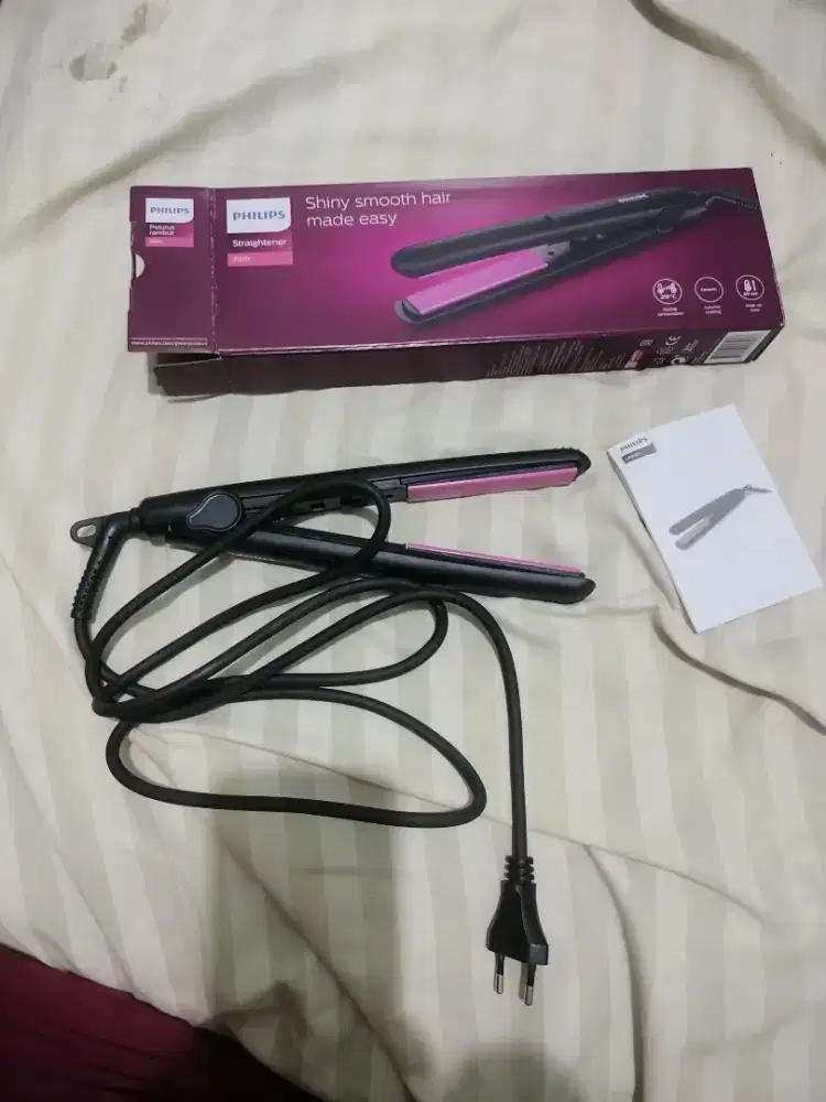 Catokan rambut merk Phillips HP8401