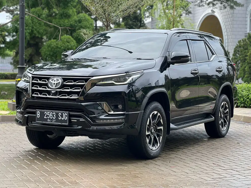 TOYOTA FORTUNER VRZ 2.8 DIESEL AT 2022 LIKE NEW & MULUS